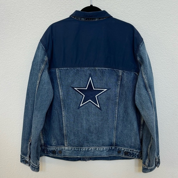 Levi’s Custom Dallas Cowboys Denim Trucker Jacket - Picture 2 of 7